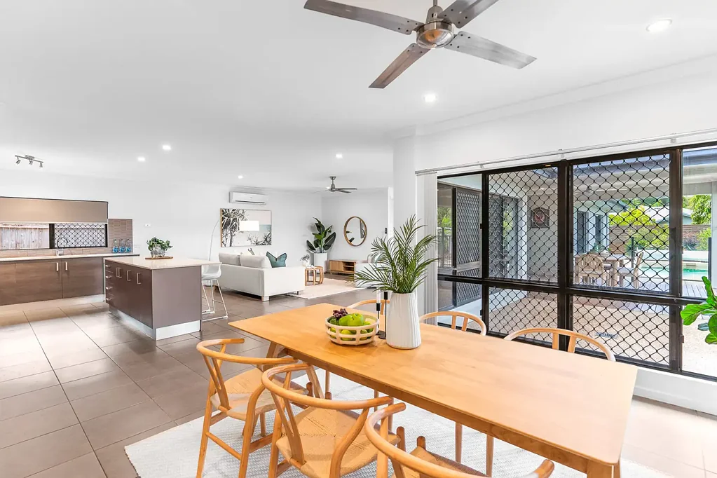 10 Savaii Close, Palm Cove, QLD 4879