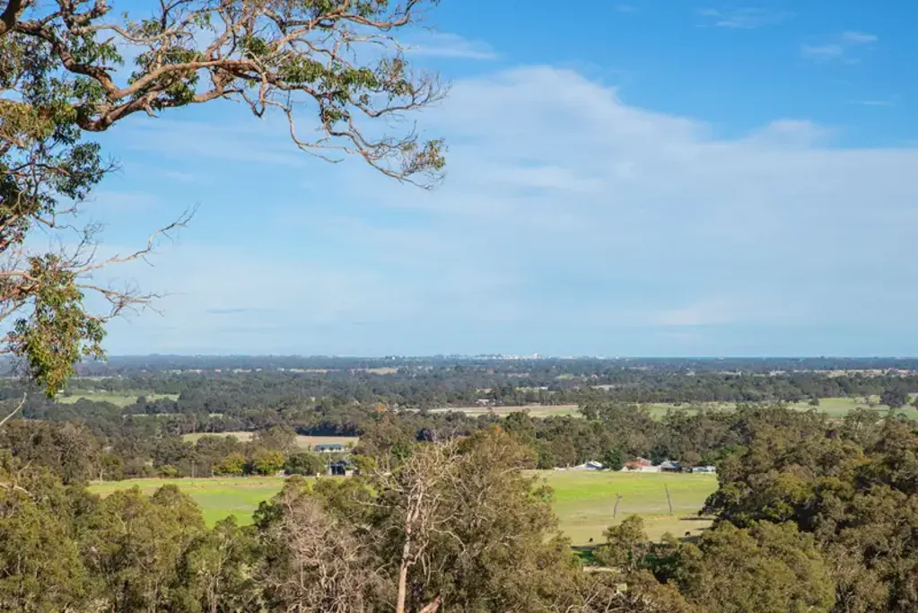 63 Livingstone Heights, Roelands, WA 6226