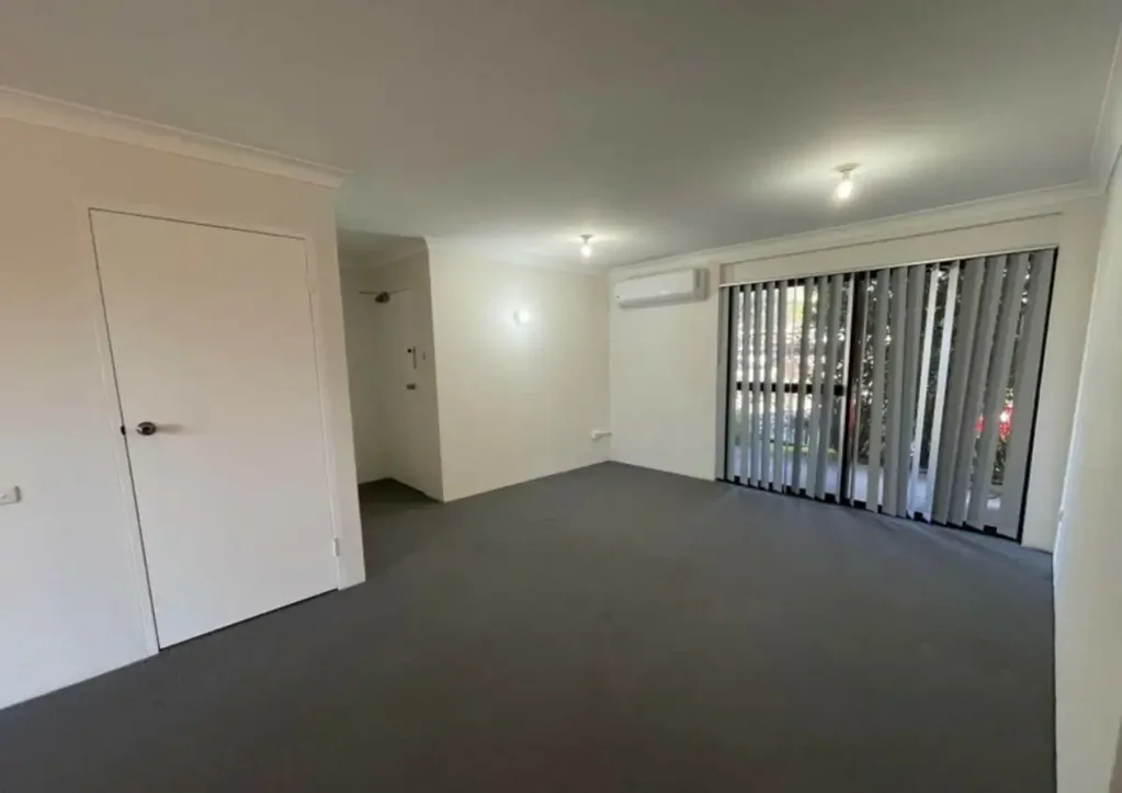 Cozy Two Bedroom Unit