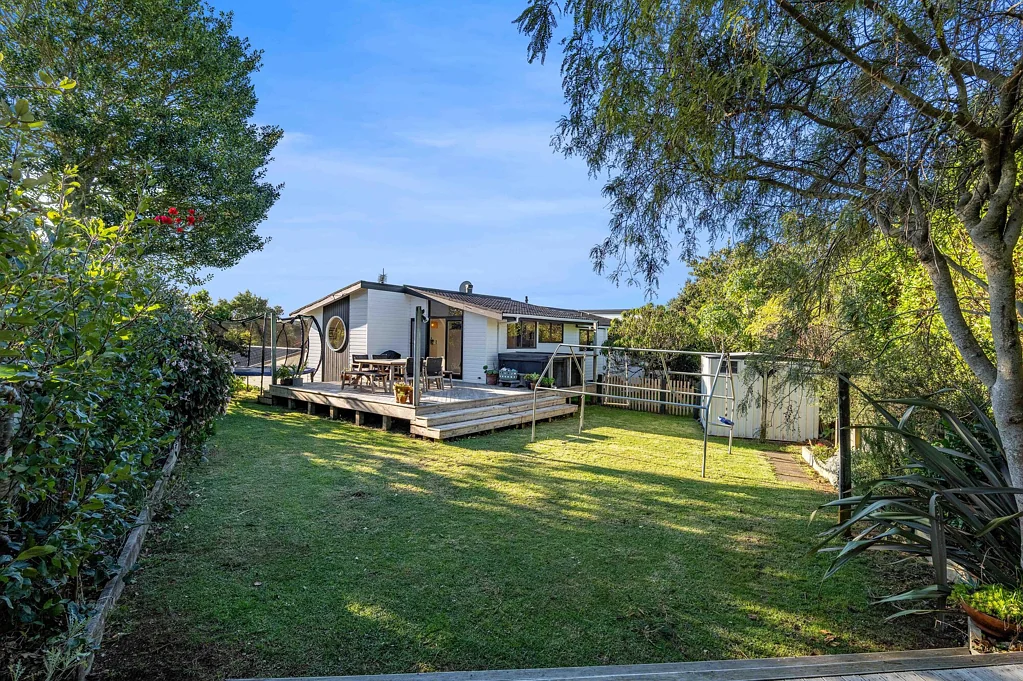Whalers Gate 4房  Family Home with Income Potential