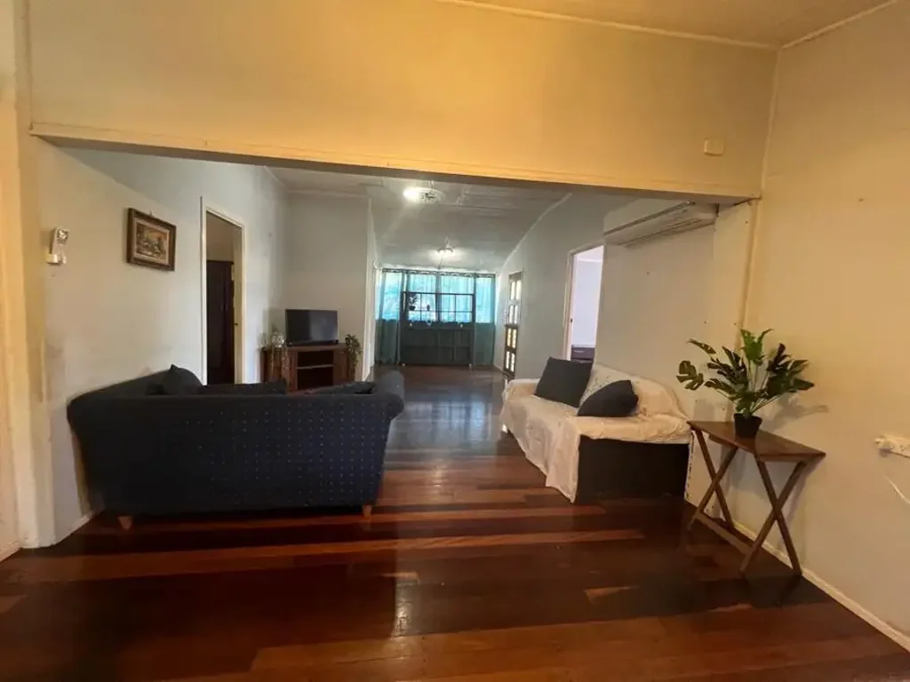 LONG TERM TENANTS INVITED- Homely/ Spacious- 4 Bedrooms- 2 Bathrooms- Entertaining area