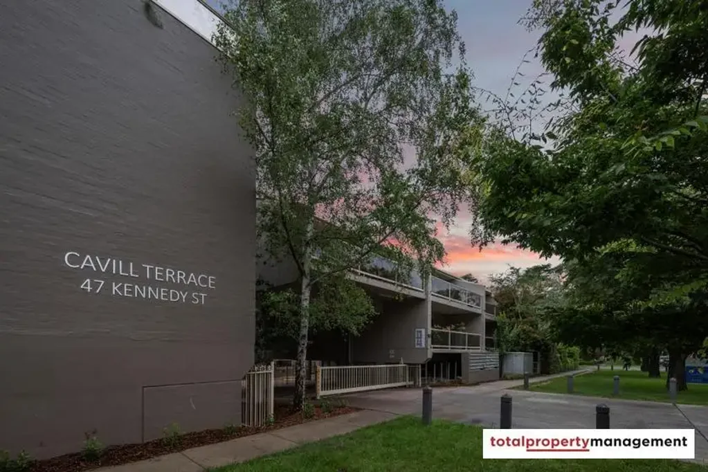 In the heart of Kingston - 2 Large Balconies & 2 Living Areas
