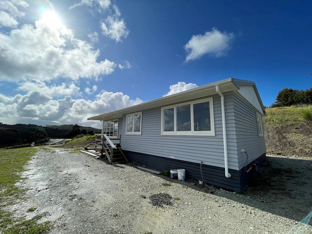 3 Bedroom House with Rural Views Available Mid July