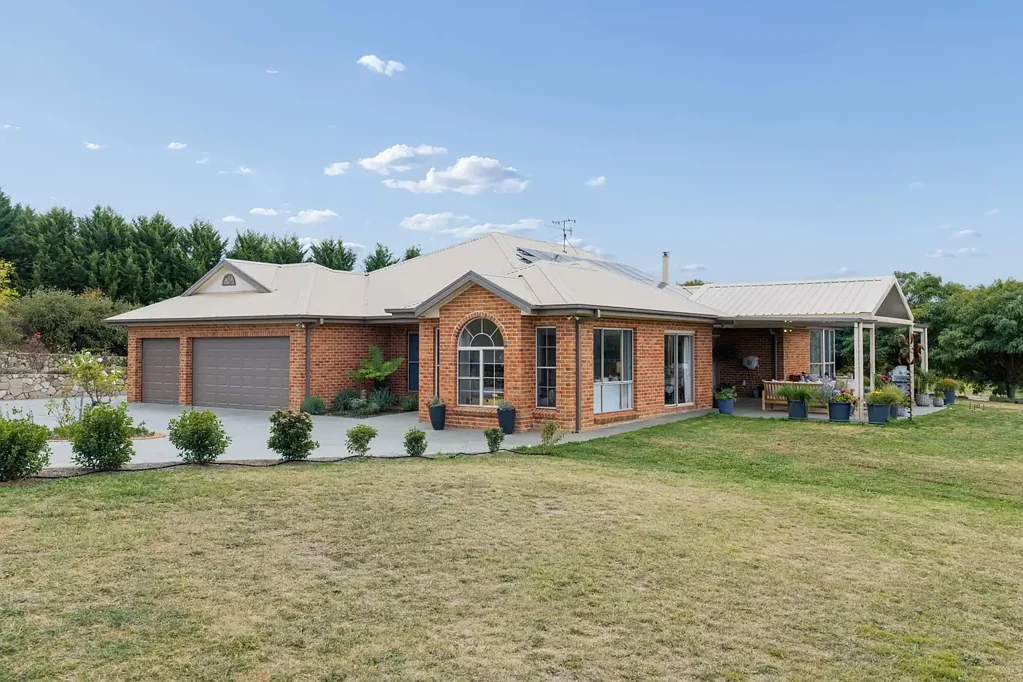 Murrumbateman 6房  The One You've Been Waiting For - 388sqm of Turnkey Country Elegance