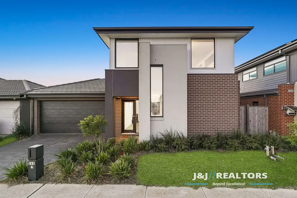 245 St Germain Boulevard, Clyde North, VIC 3978