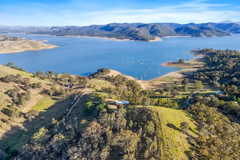 Bonnie Doon 3બેડરૂમ 22 Acres of Prime Deep Water Lakefront on Homepoint Drive
