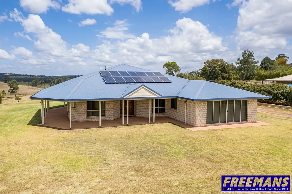 Glan Devon 5部屋 Master-Built Home on 5.23 Acres - Rural Views, Prime Location
