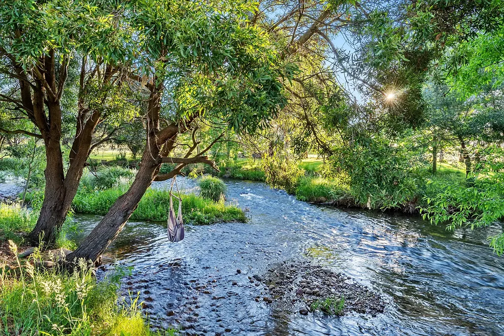 Merrijig 3ਬੈੱਡਰੂਮ Dreaming of your new relaxed life on the Delatite River?