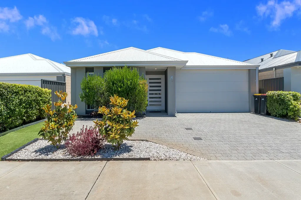 4 Lentara View, Hilbert, WA 6112