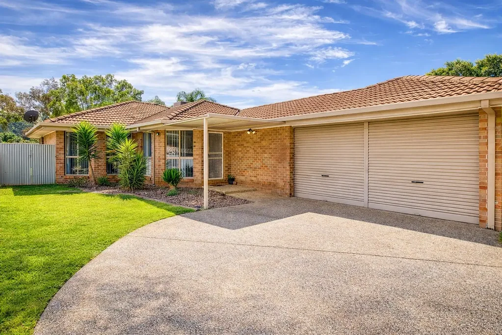 33 Saville Avenue, Lavington, NSW 2641