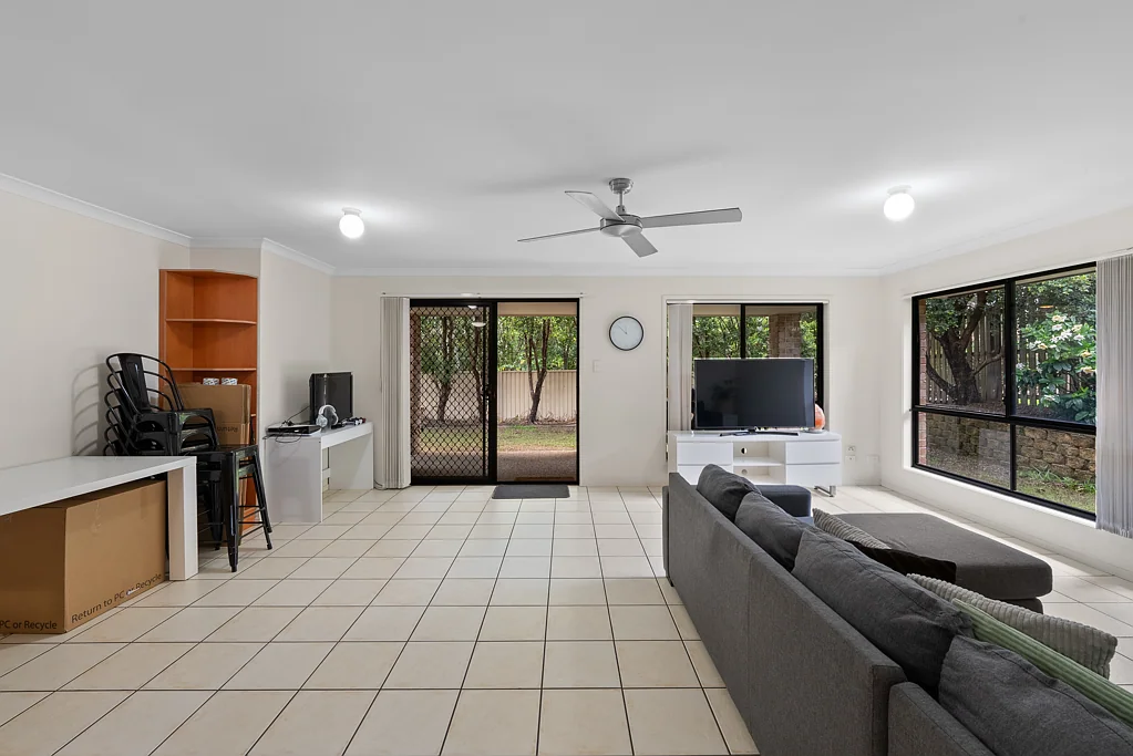 8/141 Pacific Pines Boulevard, Pacific Pines, QLD 4211