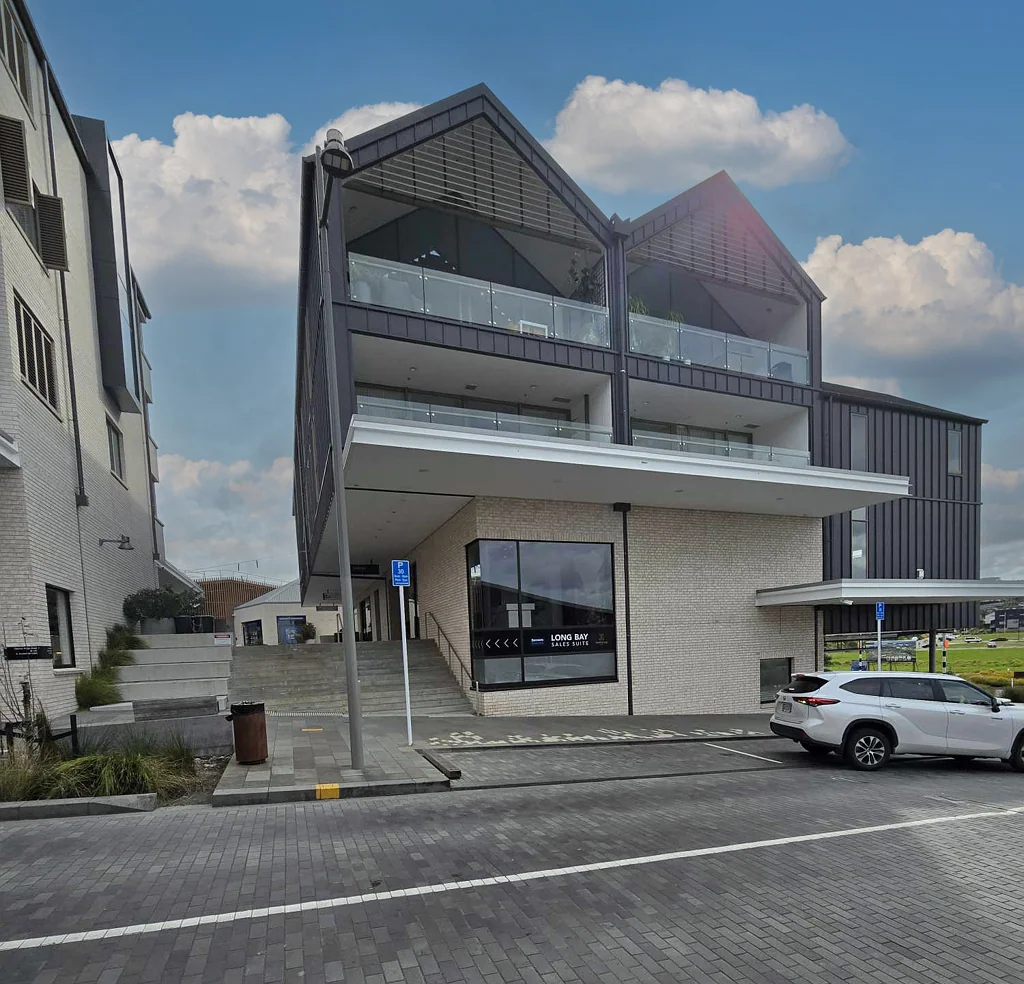 Long Bay 288m2 Premium Position Retail or Office.