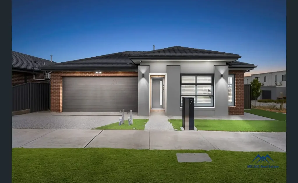Kalkallo 4 Bedroom Stylish Family Living in a Growing Community !