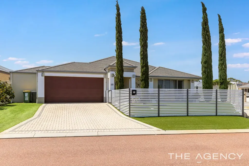 11 Burrill Rest, Lakelands, WA 6180