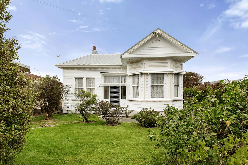 Petone 4房  Classic Petone Villa With Space And Charm