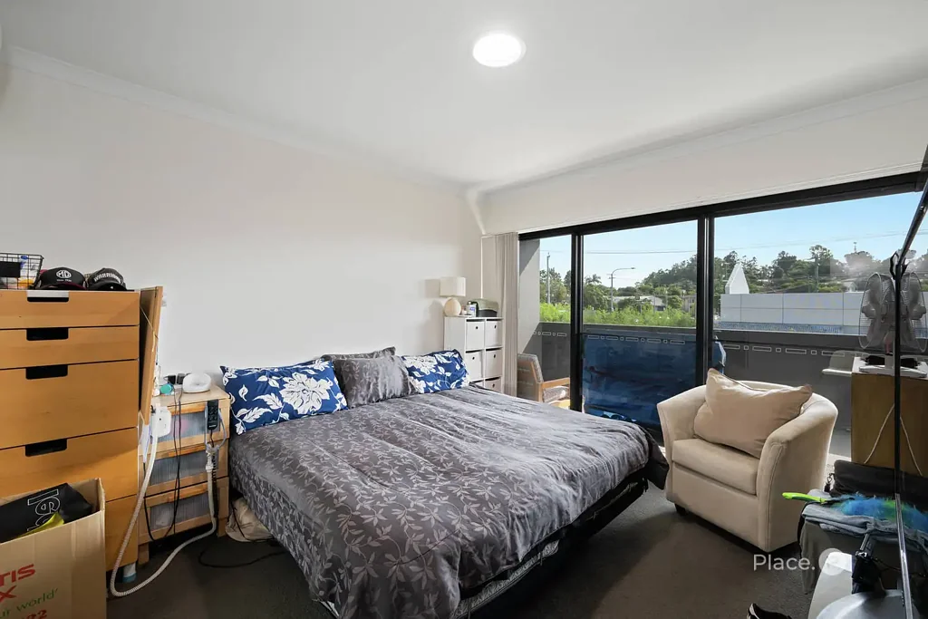 Petrie 2બેડરૂમ Modern two-bedroom apartment presenting prime investment opportunity