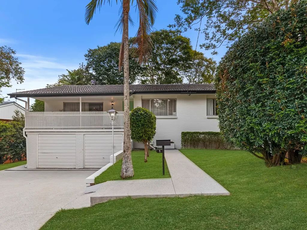 1 Harvard Street, Kenmore, QLD 4069