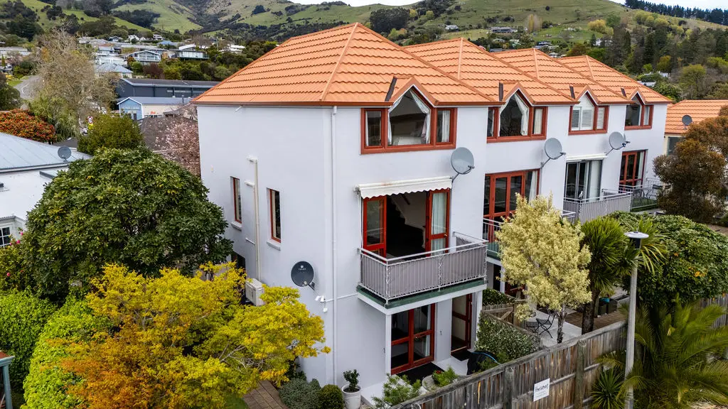 Akaroa 3部屋 Pied-a-terre with own Garden Seeks Offer!