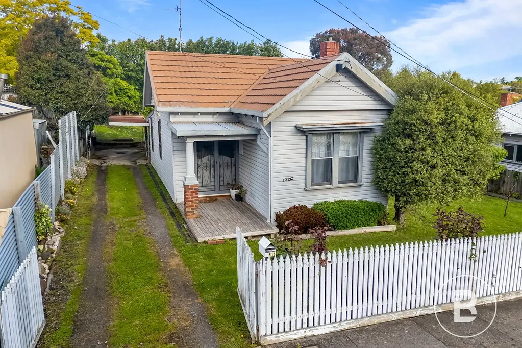 Black Hill 3房  CHARMING HOME IN PRIME LOCATION ON LARGE ALLOTMENT.