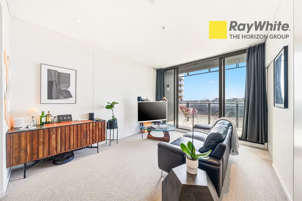 Zetland 2 Bedroom One Bedroom Plus Large Multi-Purpose Room | Car Space | Prime Green Square Living