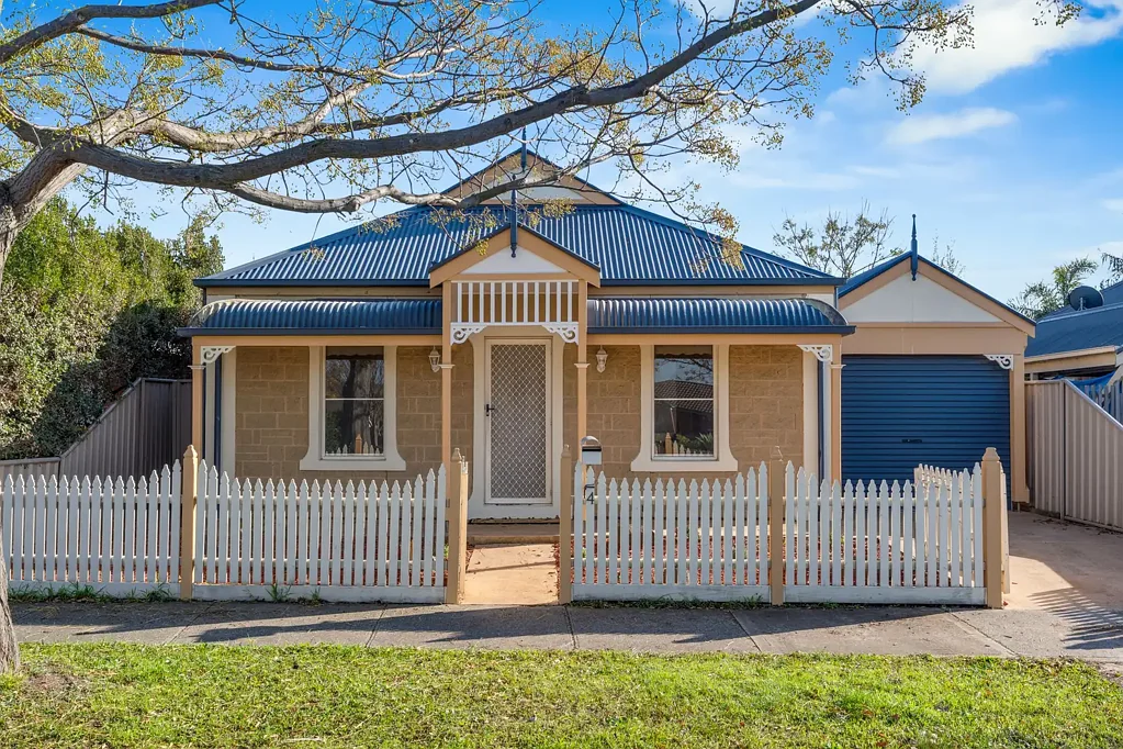 4 Avenel Gardens, Craigieburn, VIC 3064