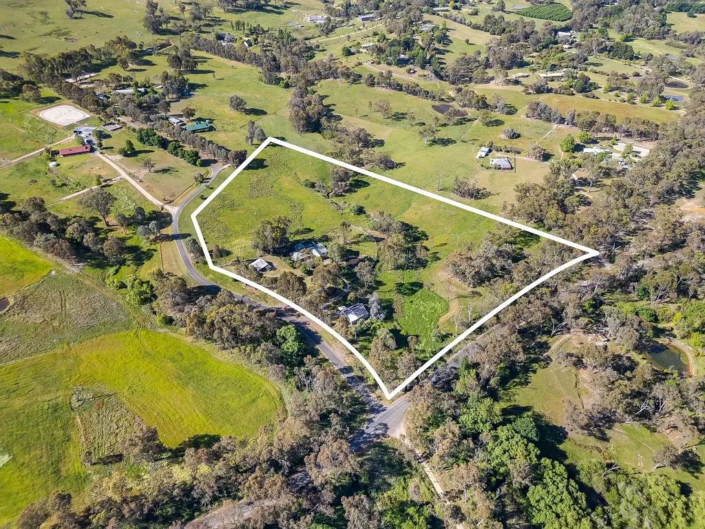 Yackandandah 4બેડરૂમ 12.92 ACRES - 4 BEDROOM HOME - STUDIO = HAPPINESS