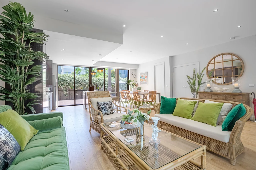 Stylish Fully Furnished Townhouse in Prime Burwood Location