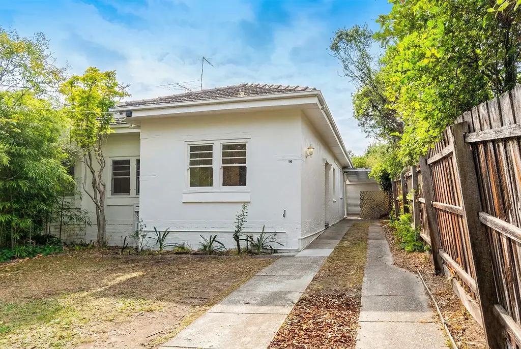 Fully Renovated 3-Bedroom Townhouse in Prime Balwyn Location (Balwyn High Zone)