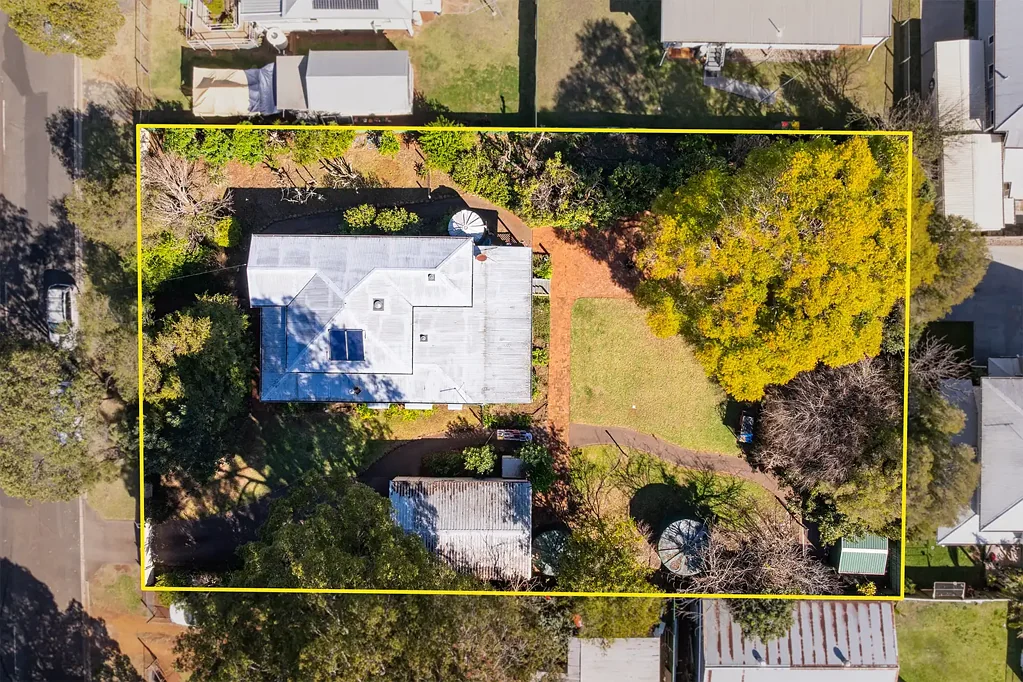 Newtown 3chambre 3 Lots on 1533m2 - Develop or Renovate