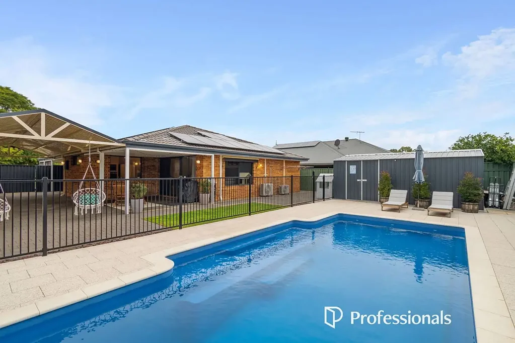 49 Bruce Road, Wattle Grove, WA 6107