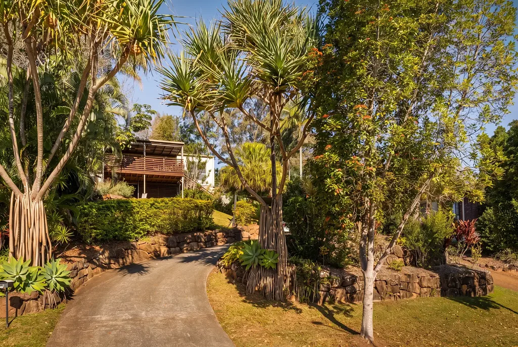 Carrara 3 Bedroom Private & Leafy Home