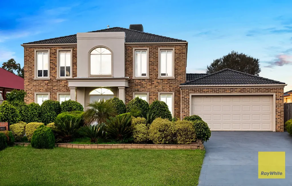 Caroline Springs 5 Bedroom Kororoit Creek Linear Reserve, as Your Backyard.
