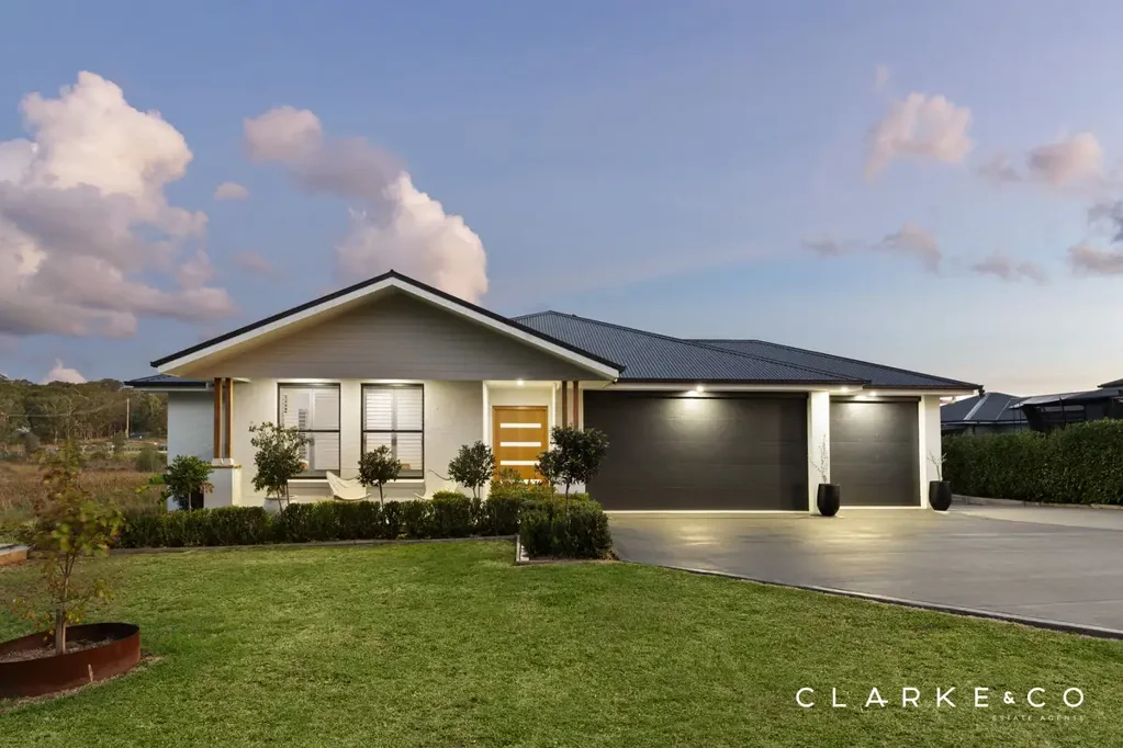 Louth Park 4房  A SOPHISTICATED STATEMENT IN SPACE, STYLE AND VERSATILITY!