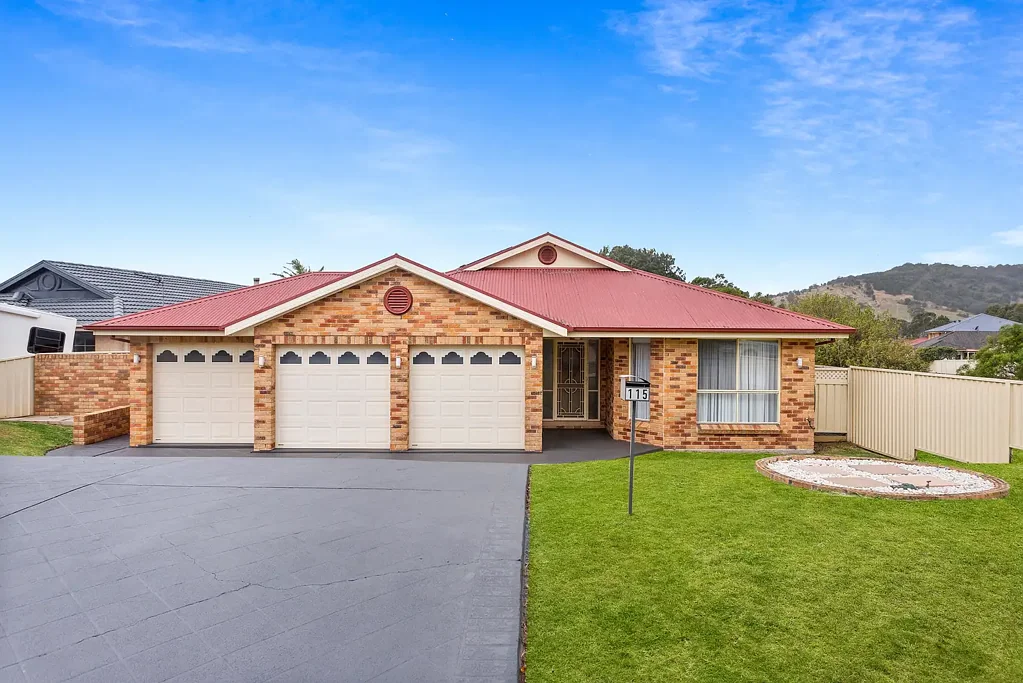 Albion Park 4Kwarto TRIPLE GARAGE, EXCEPTIONAL FAMILY LIVING