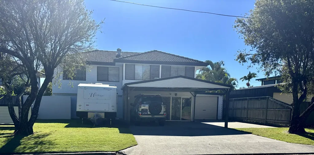 Spacious Dual-Living Family Home with Pool, Bar & Backyard Golf!