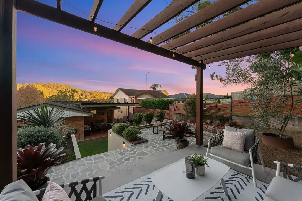 Holland Park West 3Phòng ngủ Impressive Entertainer with Stunning Views