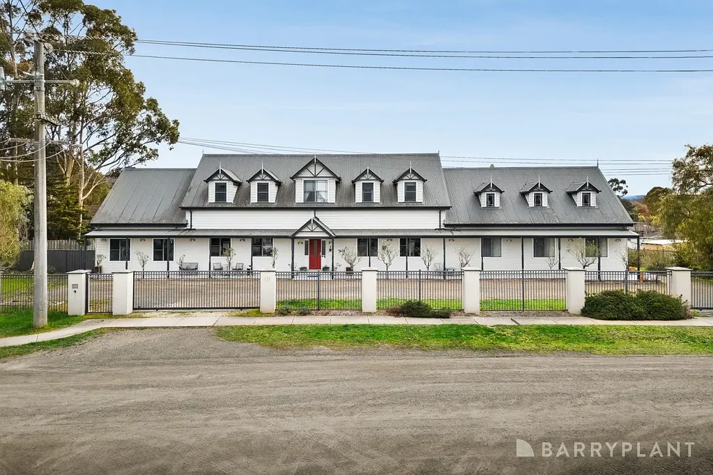 Yarra Glen 10 Bedroom Melba Lodge - Iconic Yarra Glen Estate of Grand Scale and Endless Possibilities