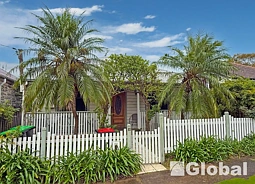10 Barton Street, Mayfield