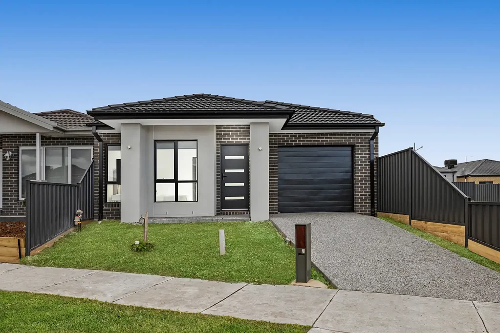 Fraser Rise 4Moenga Stylish, Brand-New Living.