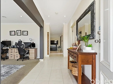 81 Featherhead Way, Harkness, VIC 3337, 4 Kuwarto, 2 Banyo, House