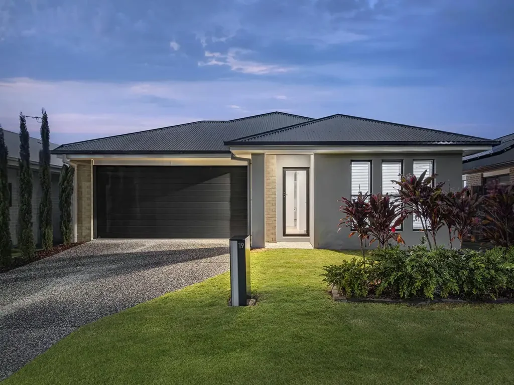 19 Ironbark Avenue, Park Ridge, QLD 4125