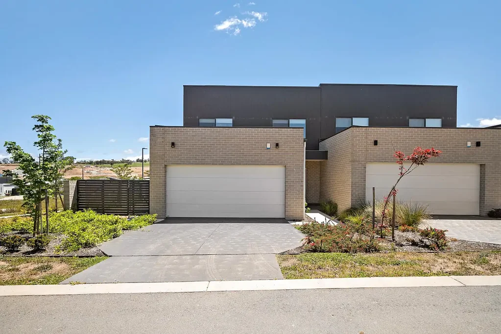 Whitlam 4Kwarto A Flexible 4-5 Bedroom Home Designed for Modern Living!