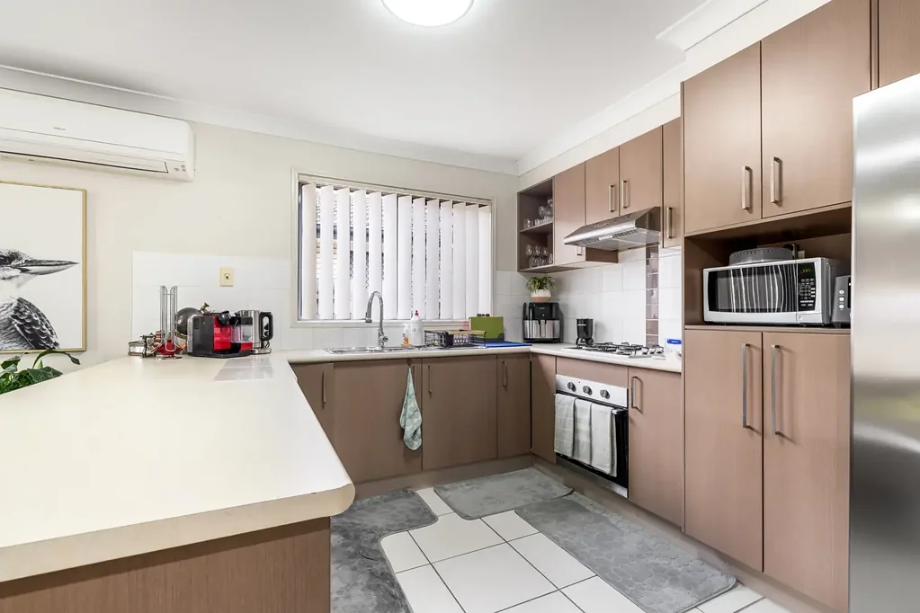 Redbank Plains 4ਬੈੱਡਰੂਮ Stylish Family Living in a Convenient Location