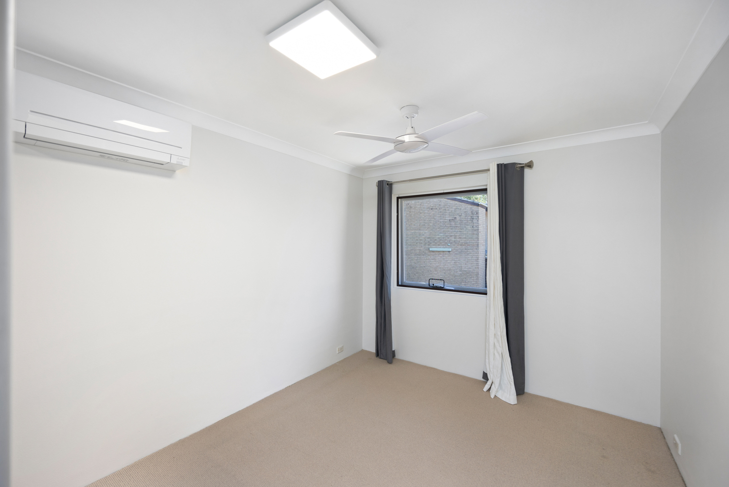 UNIT 2 75 CHISWICK RD, GREENACRE NSW 2190, 0 Bedrooms, 0 Bathrooms, Townhouse