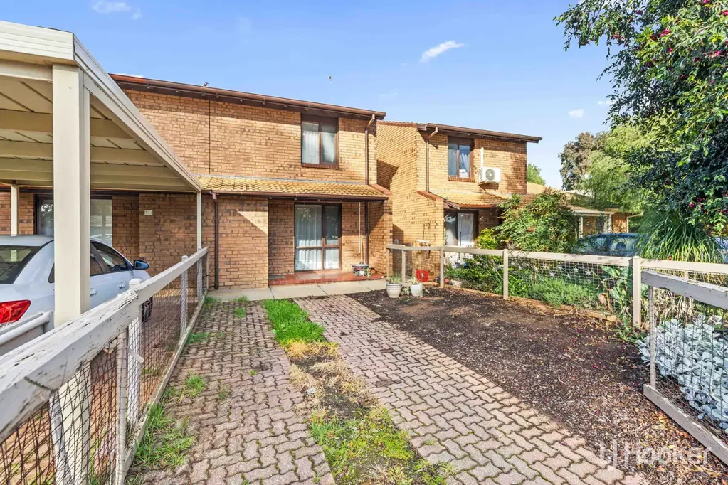 Salisbury Downs 2房  A Charming Townhouse Offering Comfort and Convenience