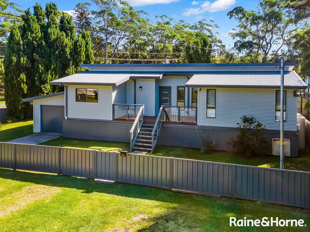 21 Oak Avenue, Lake Tabourie, NSW 2539