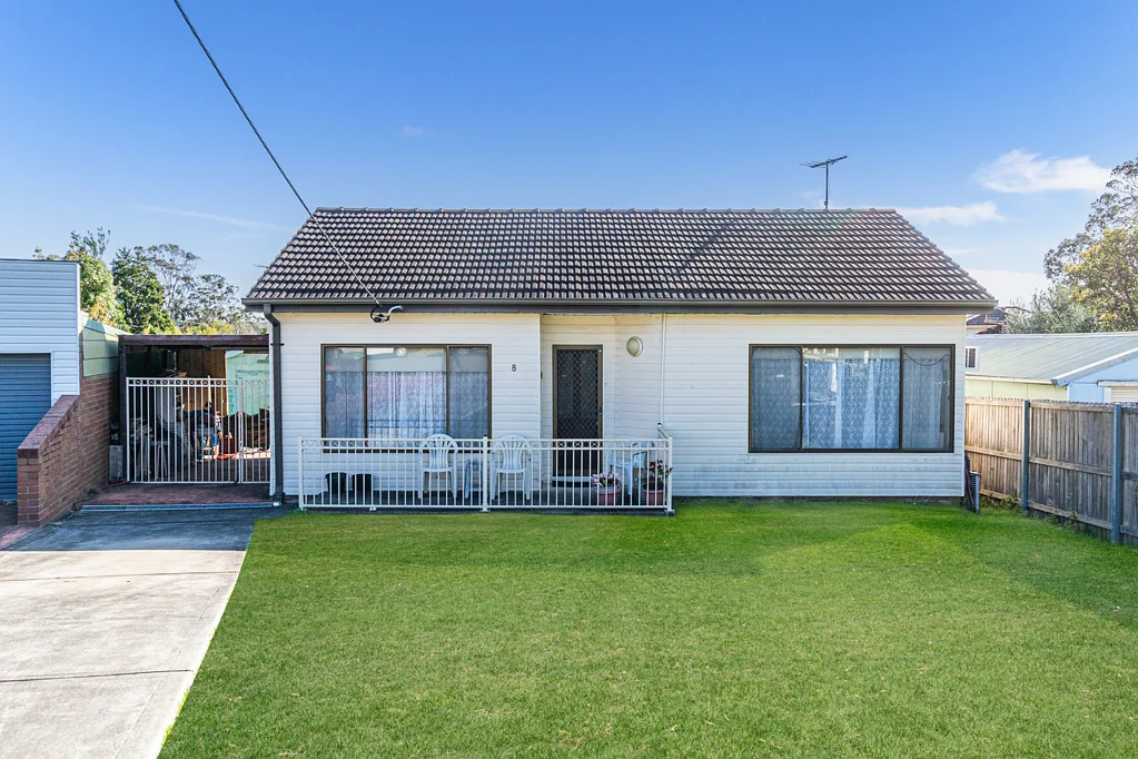 8 Denny Road, Picnic Point, NSW 2213