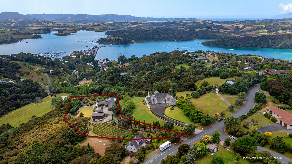 Sandspit 5房  Seaside Serenity with Lifestyle Potential