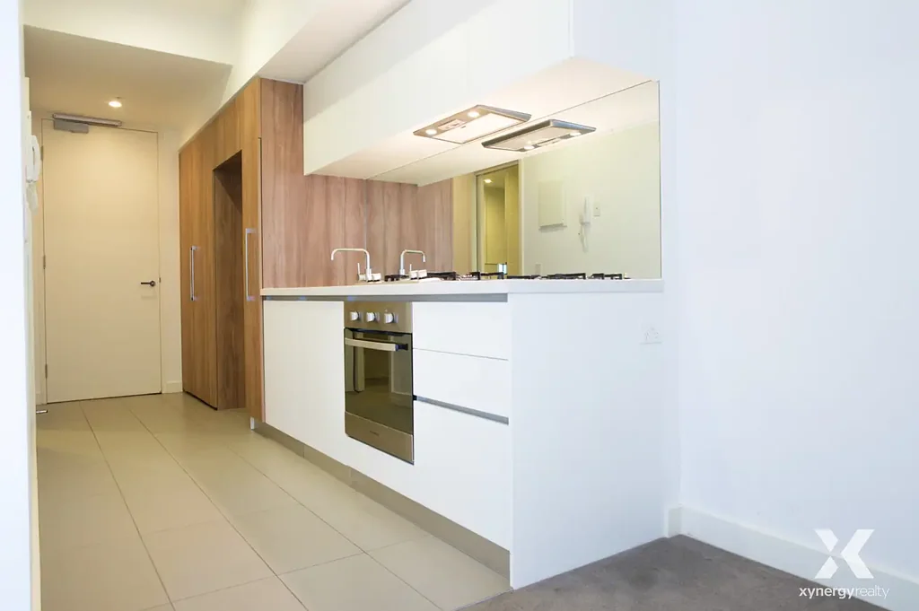 Stylish South Yarra Living with Resort-Style Facilities