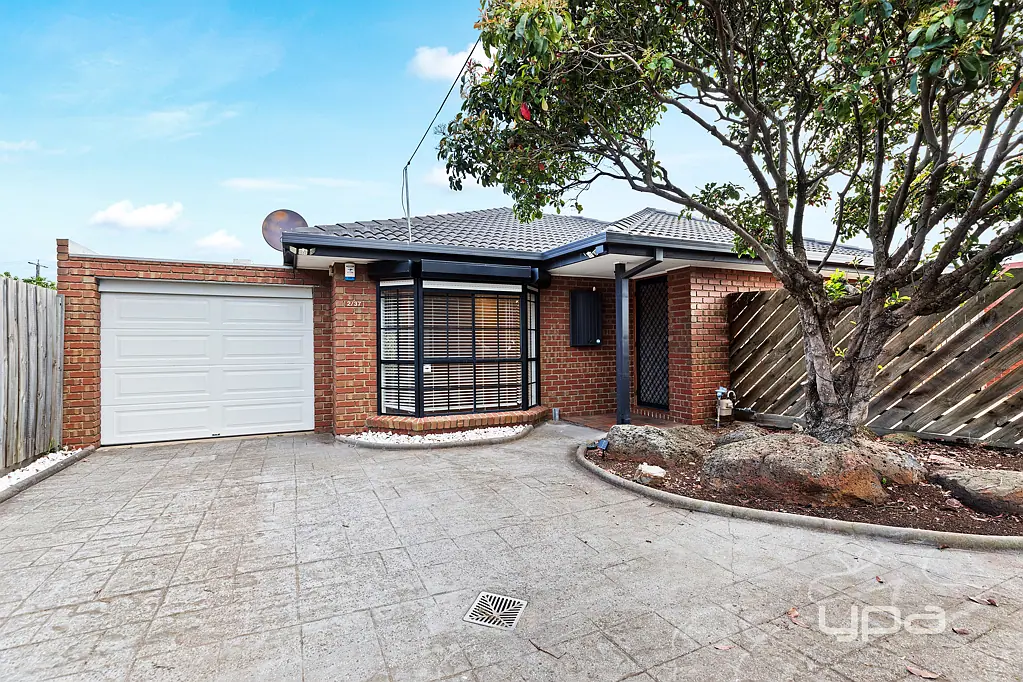 2/37 Galena Crescent, Kings Park, VIC 3021